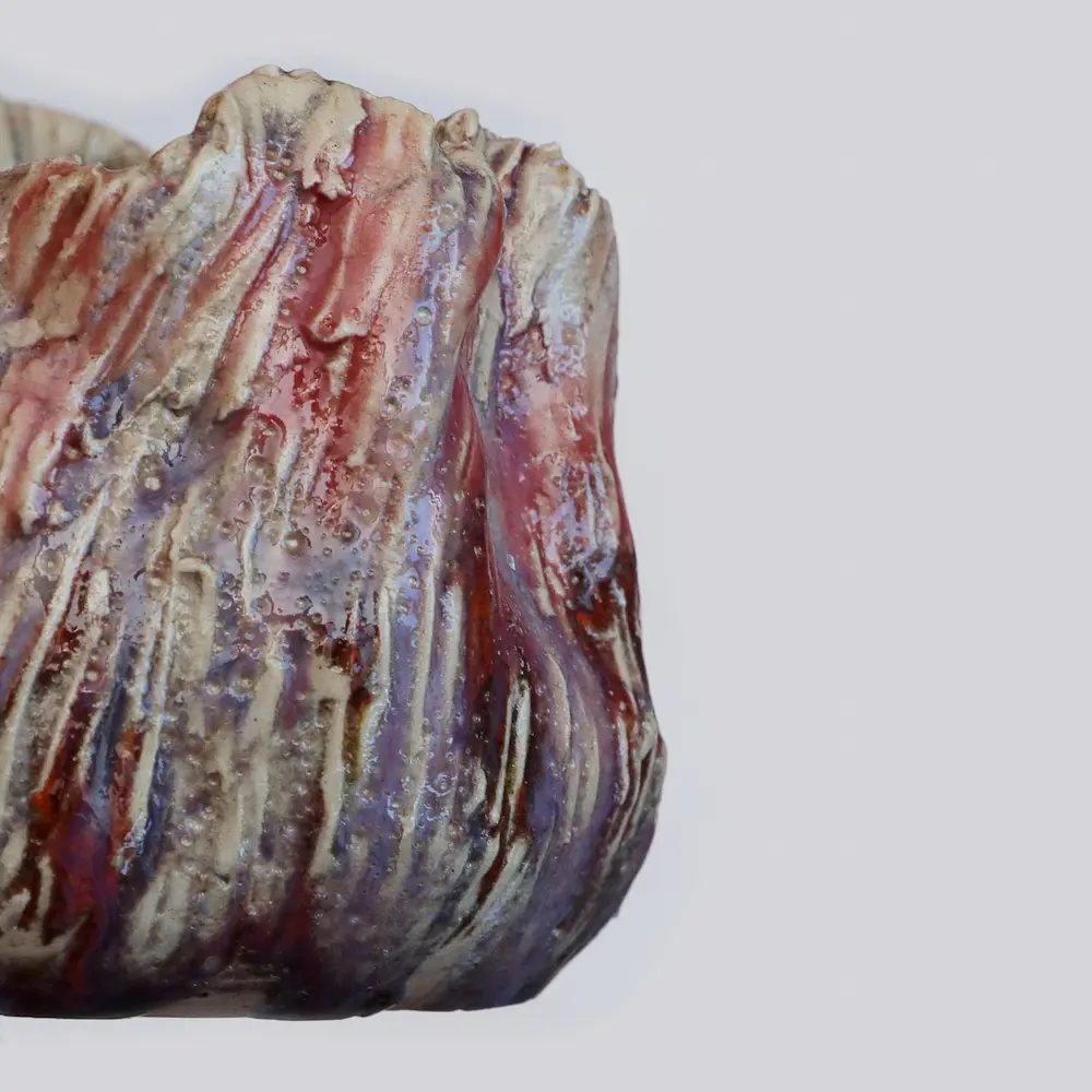 Nahaufnahme klein Steinzeug Schale Mohn Blüte transparent rot Keramik Blume edel Deko Art