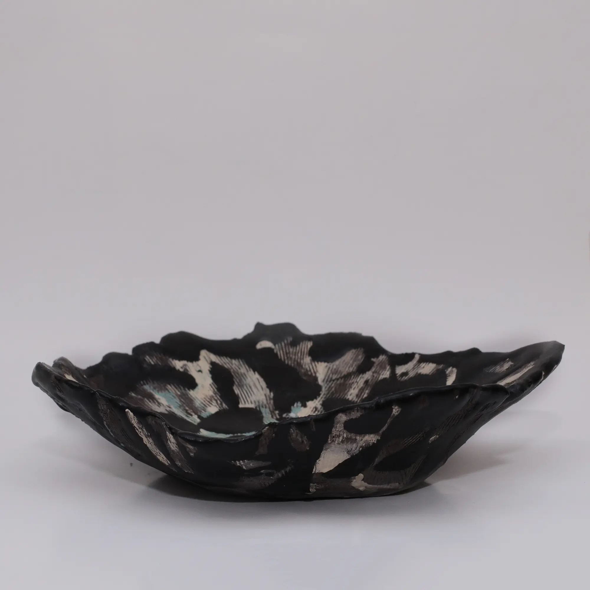 handfertigte Künstler Obst Deko Schale schwarzer Ton Keramik Steingut aness