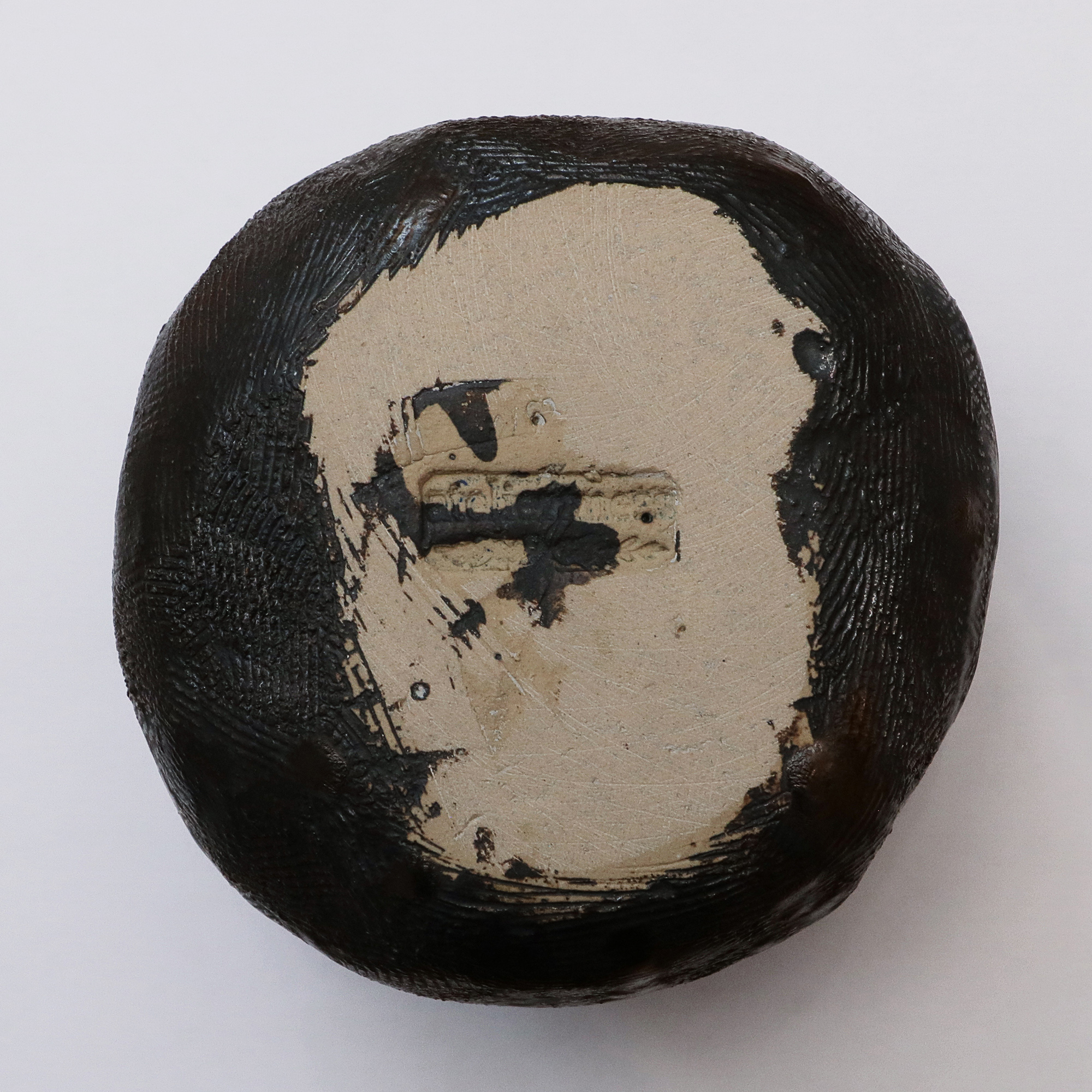 Detail Keramik Mond Moon Vase alt gold bronze rund Kugel Metall schwarz metallisch