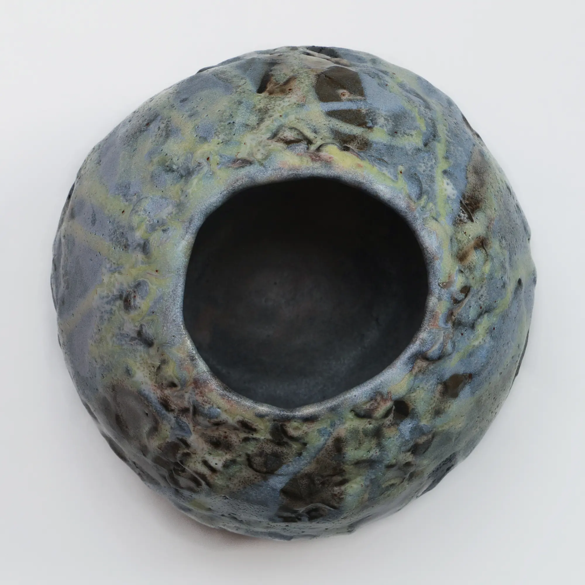 Nahaufnahme Keramik Kugel Moon Vase hell blau gelb schwarz Ton matt Unikat original Kunst XL