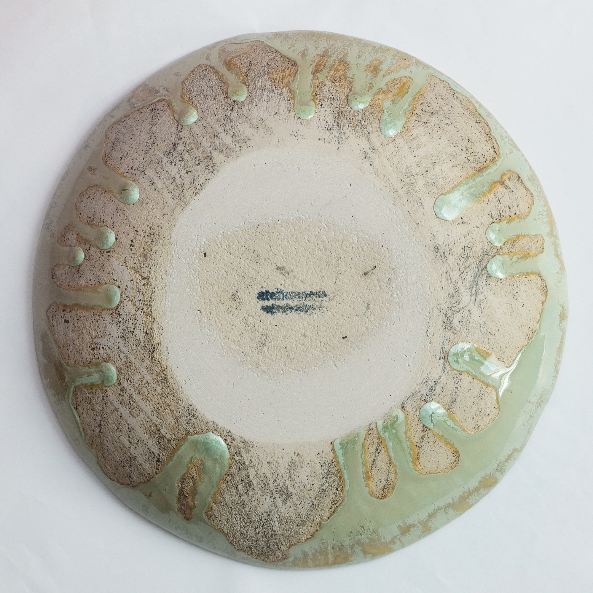 Detail XL Obst Schale Seladon Glasur Kristalle Steinzeug hell grün grau Deko Kunst Art