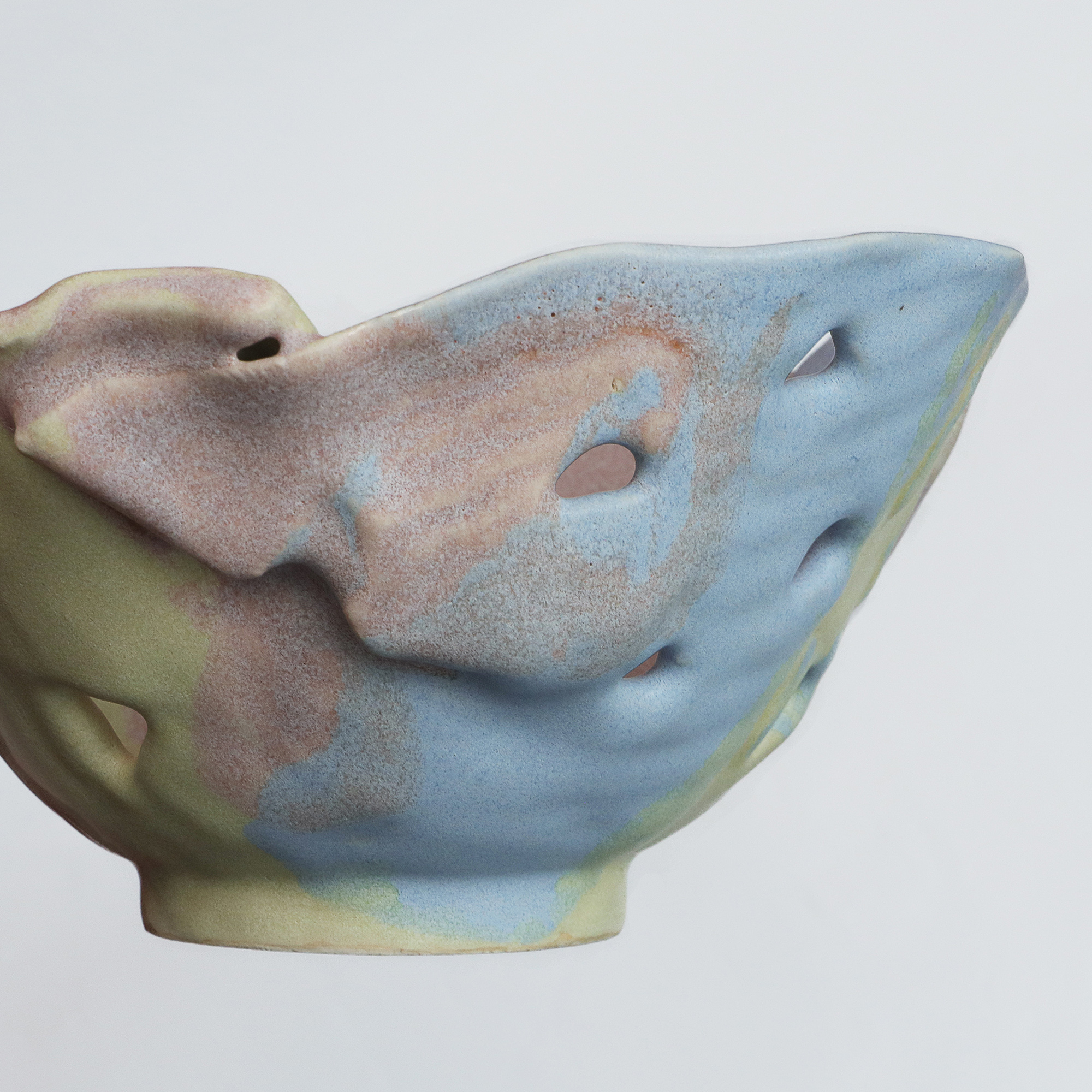 Detail Deko Obst Schale abstrakt pastell gelb rosa blau Dreieck Keramik Kunst modern