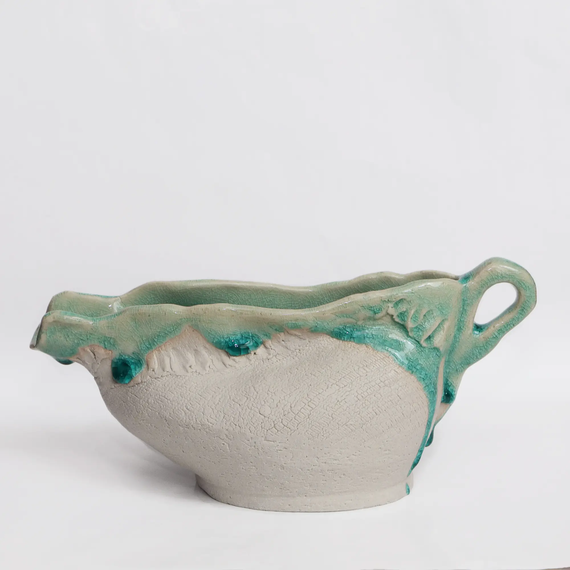 Nahaufnahme Keramik Tee Kanne Blumen Vase weiss tuerkis craquelee abstrakt Kunst Deko Art