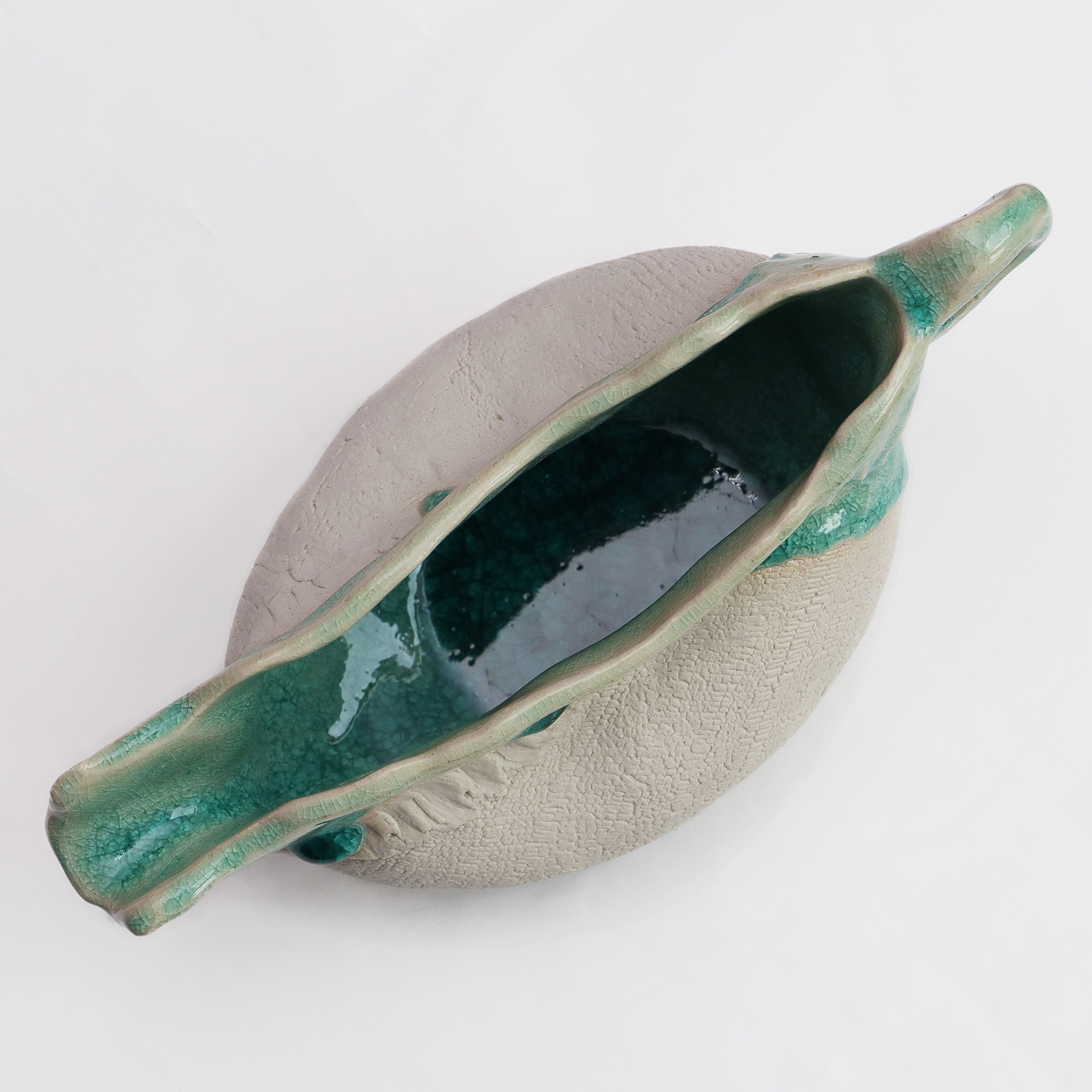 Detail Keramik Tee Kanne Blumen Vase weiss tuerkis craquelee abstrakt Kunst Deko Art