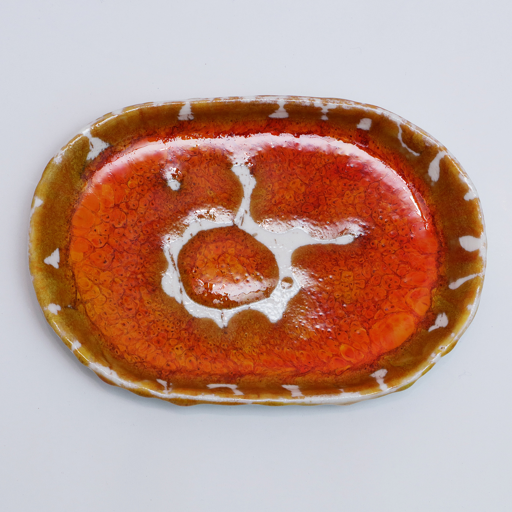 Detail XS kleine ovale Weichporzellan Schale orange weiss Deko Kunst abstrakt festlich
