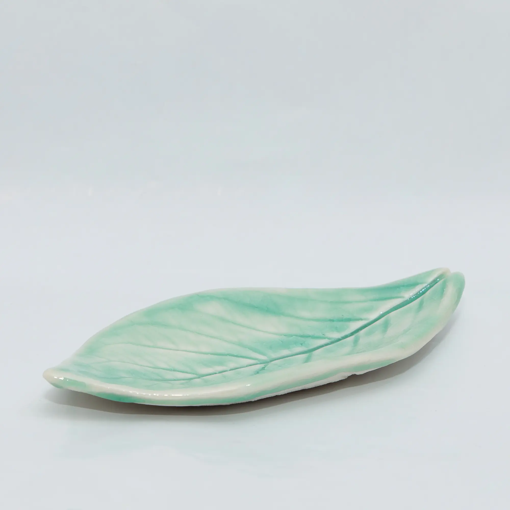 XS Mini klein Blatt Schale Schmuck Deko tuerkis craquelee Weichporzellan Kunst