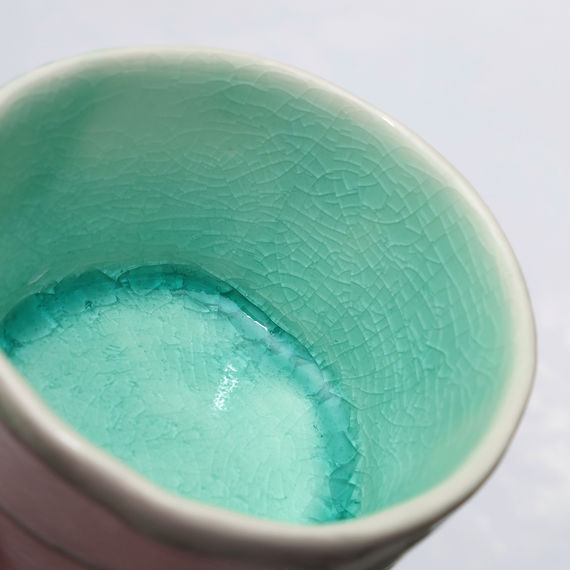 Detail XS Mini Schale Weich Porzellan weiss tuerkis craquelee Deko Oliven Art Künstler