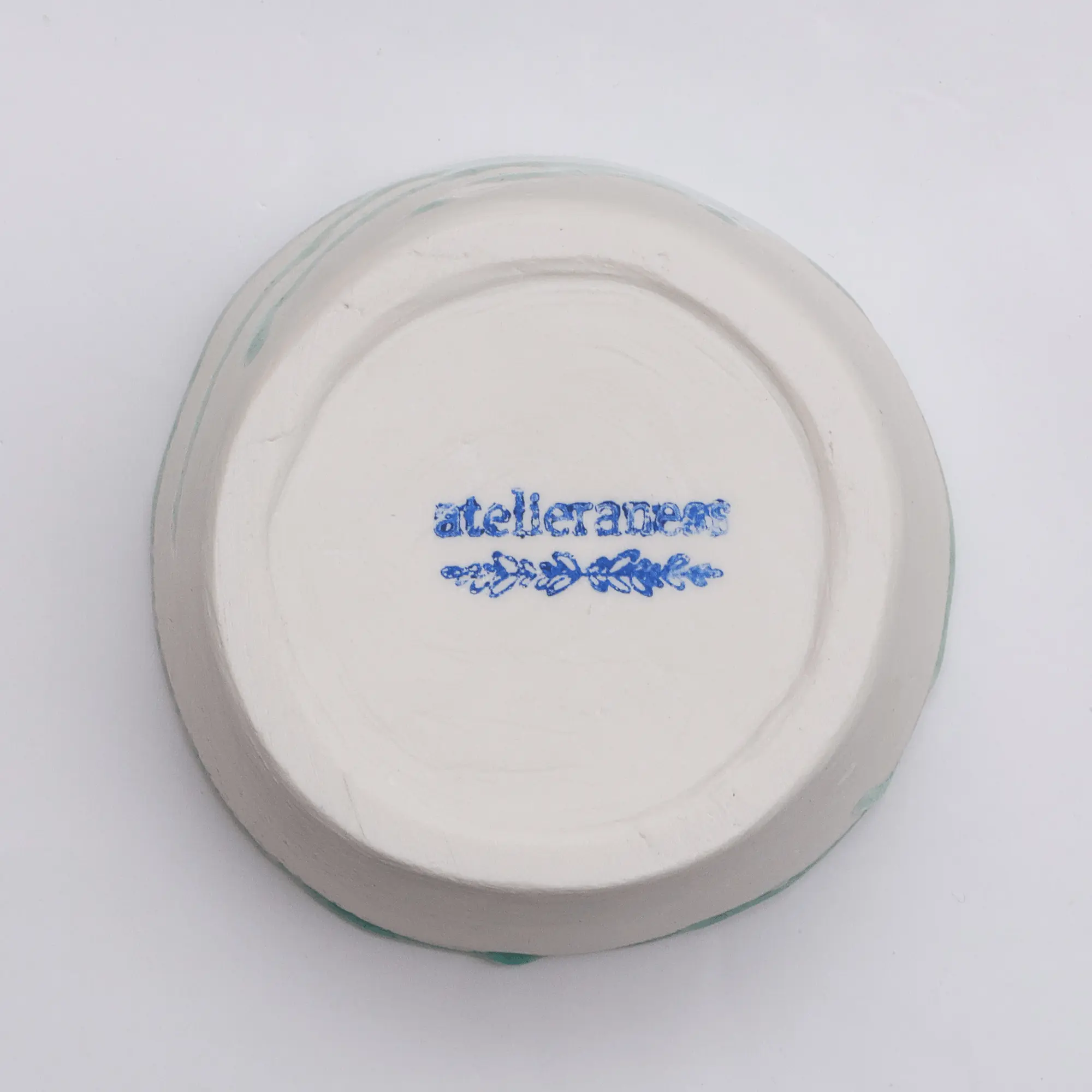 Nahaufnahme XS Mini Schale Weich Porzellan weiss tuerkis craquelee Deko Oliven Art Künstler