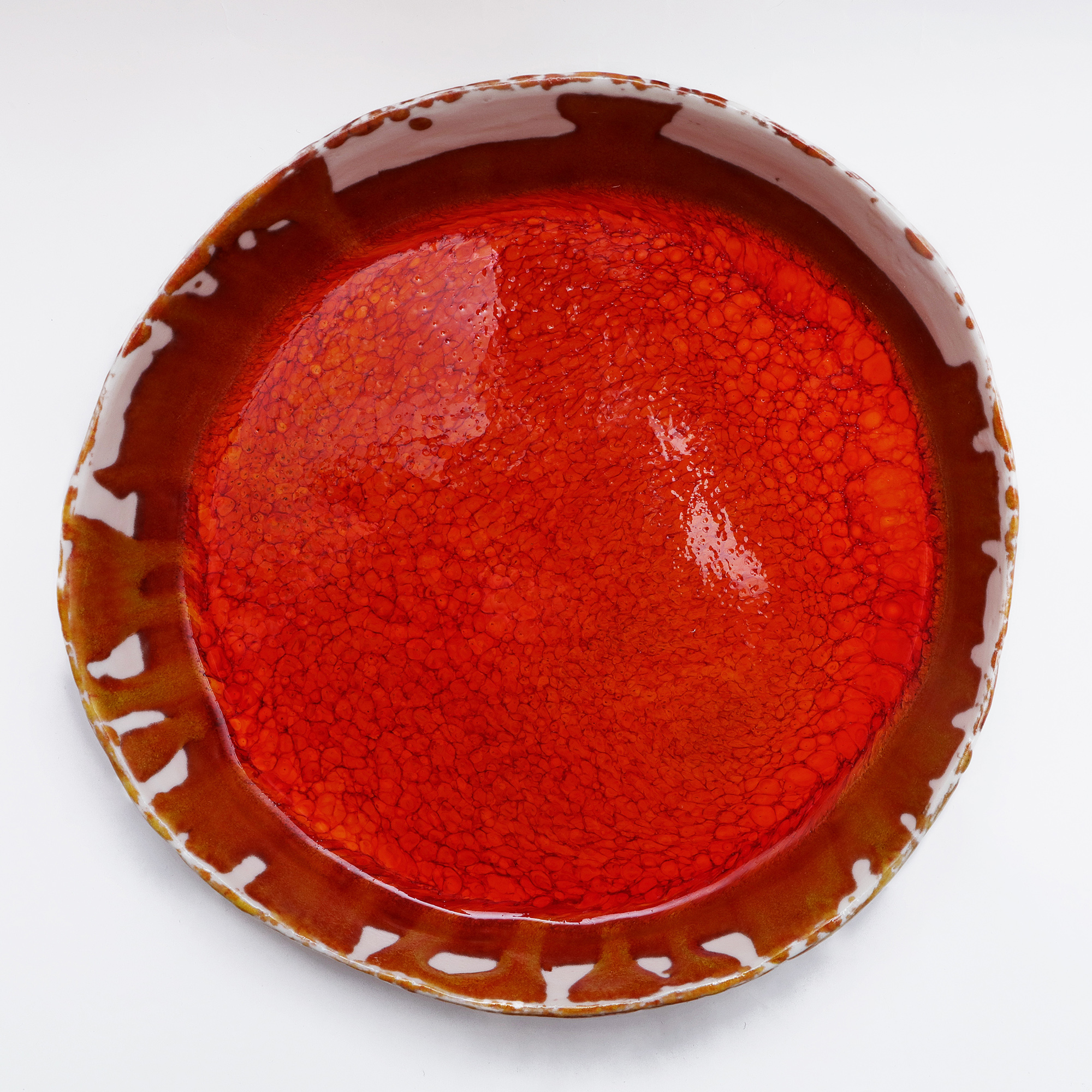 Detail Kuenstler Obst Schale abstrakt Kunst orange rot weiss Porzellan Keramik Deko