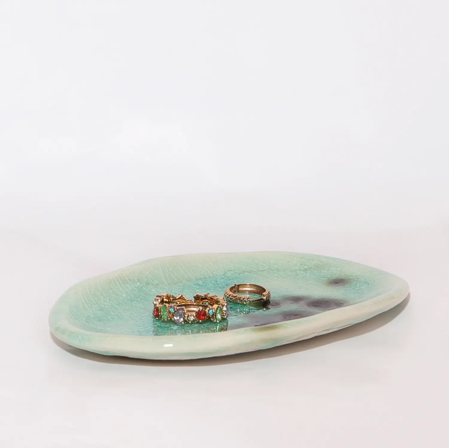 Nahaufnahme XS mini kleine Deko oval Schale Schmuck tuerkis Glasur Weichporzellan Kunst Art