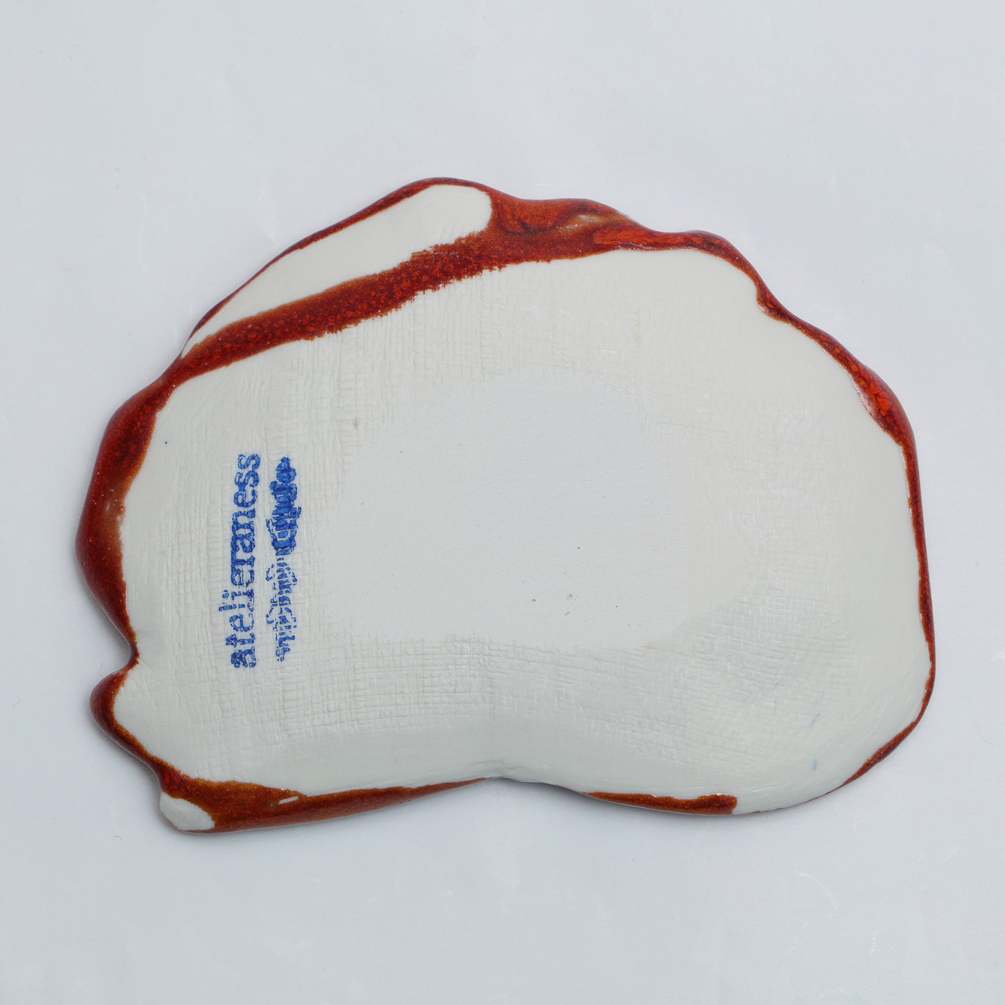 Detail kleines Deko Blatt Schale Schmuck Seife rot Glasur Weichporzellan Ahorn Unikat