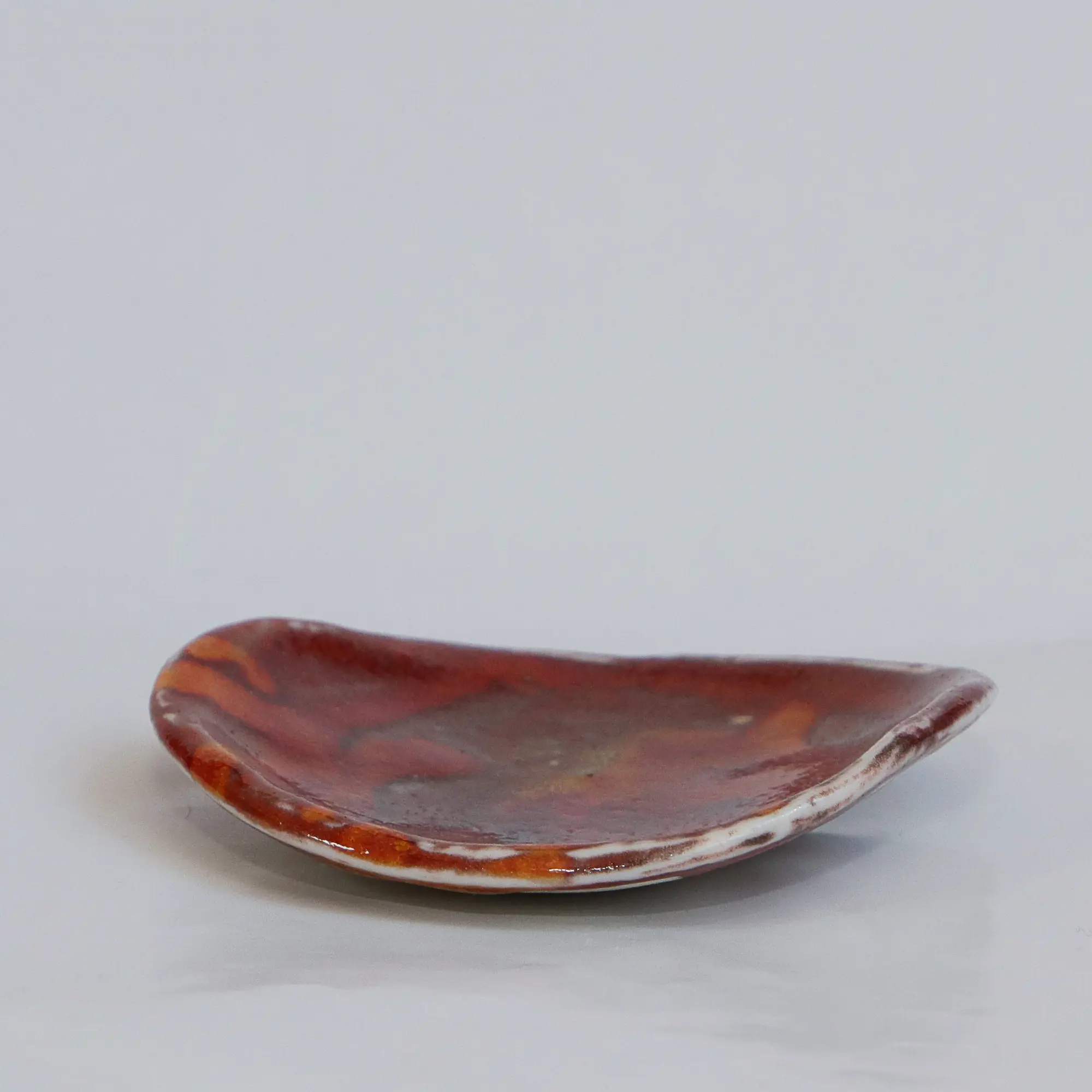 Kleine runde dunkelrote orange Schmuck Schale Deko Kunst Keramik Weichporzellan