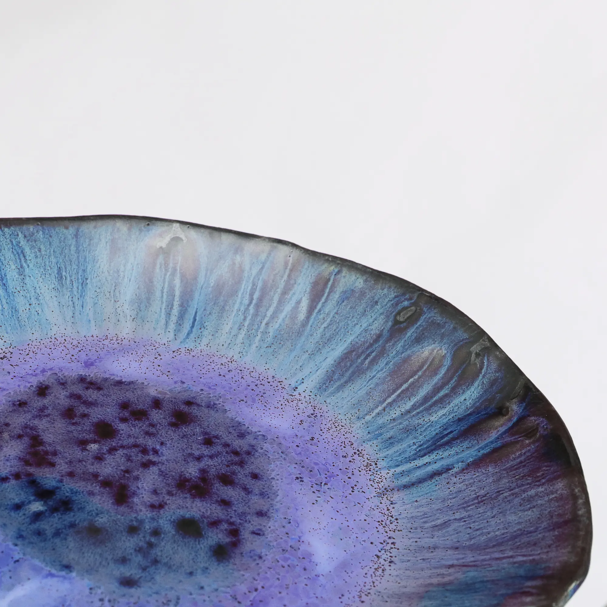 Nahaufnahme Große Künstler Obst Deko Schale Keramik schwarz Steinzeug oval abstrakt blau