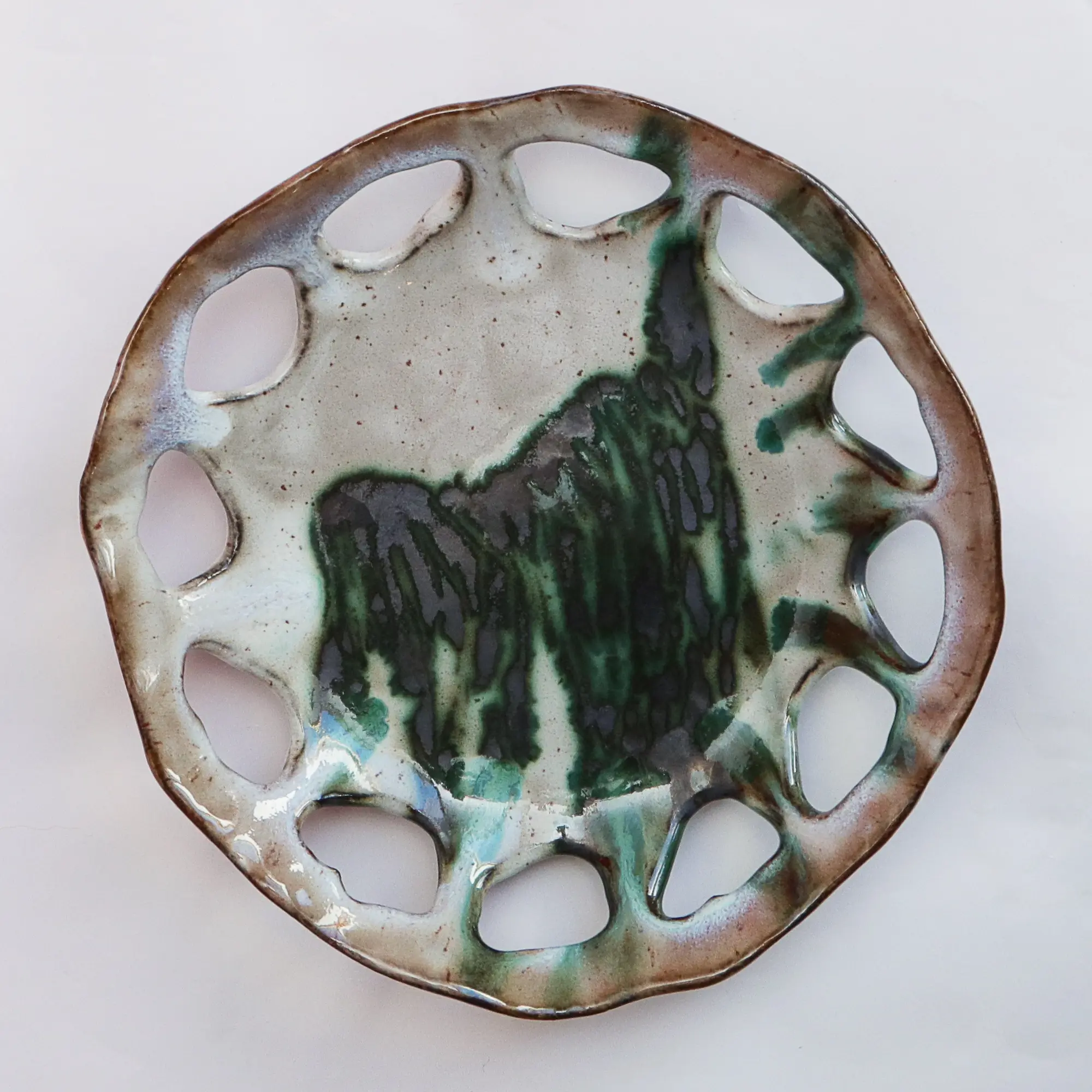 Nahaufnahme Große Künstler Obst Deko Schale Keramik schwarz Steinzeug oval abstrakt beige