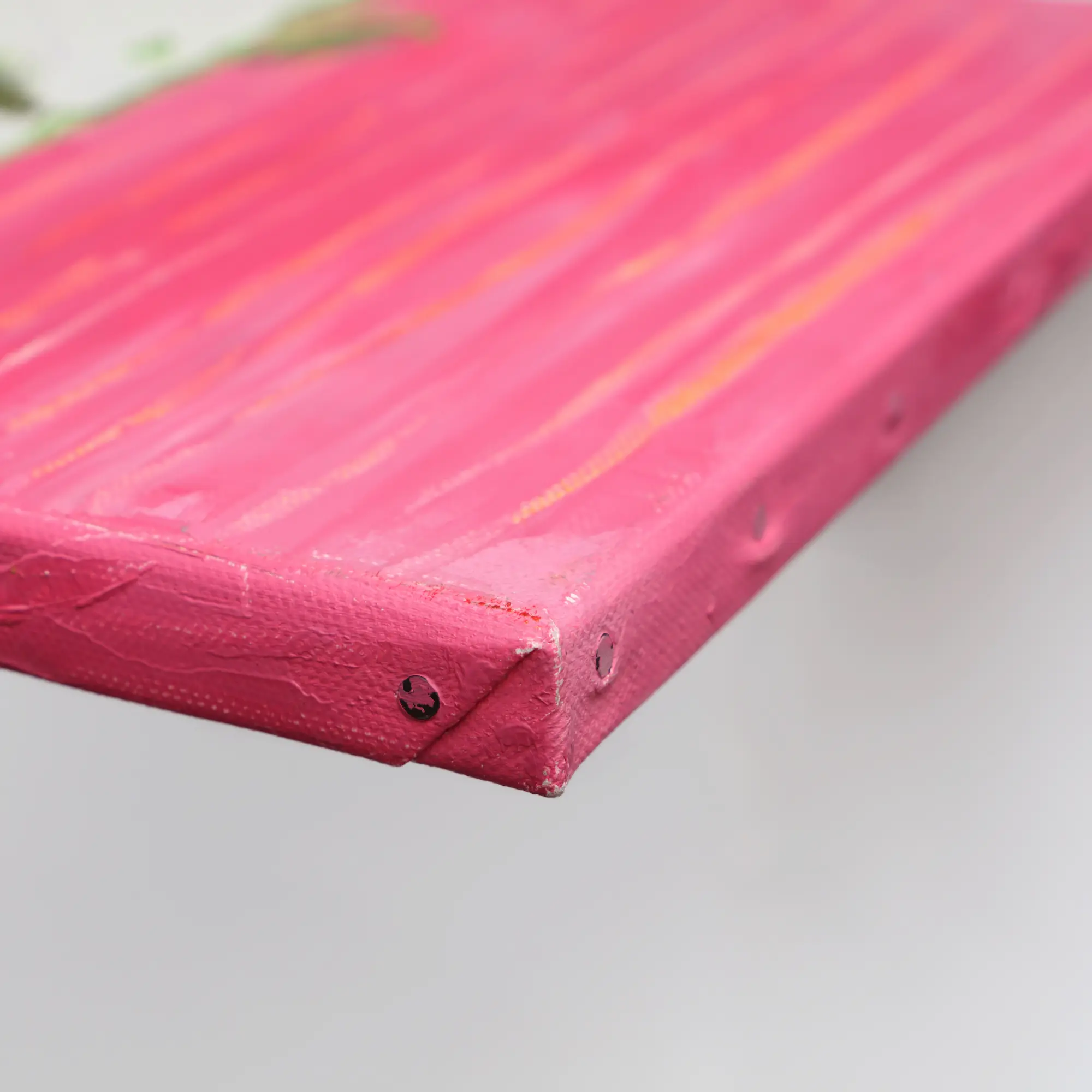 Nahaufnahme Gemaelde schmal Hochformat gelb pink weiss Korn Blume Mohn Tulpe Linien Streifen